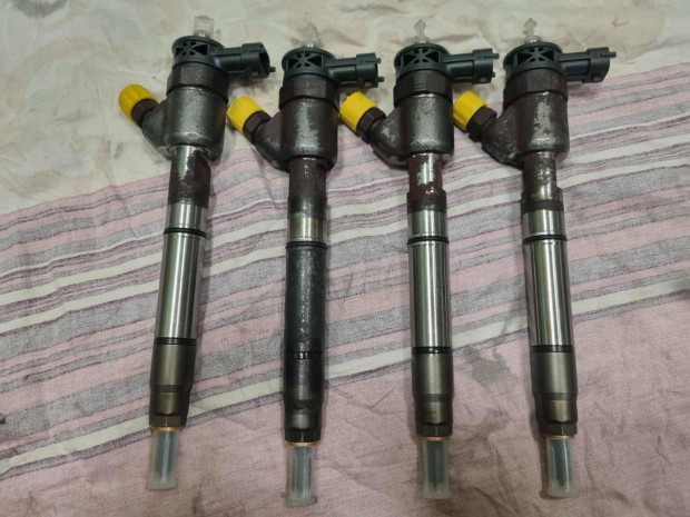 KIA / Hyundai gy�ri Bosch porlaszt�k /33800-2A610/