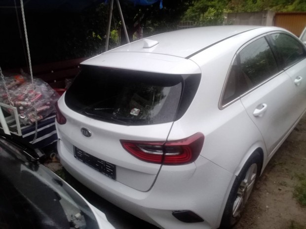 KIA ceed CD 5 ajtós bal oldali hátsó Sárvedo