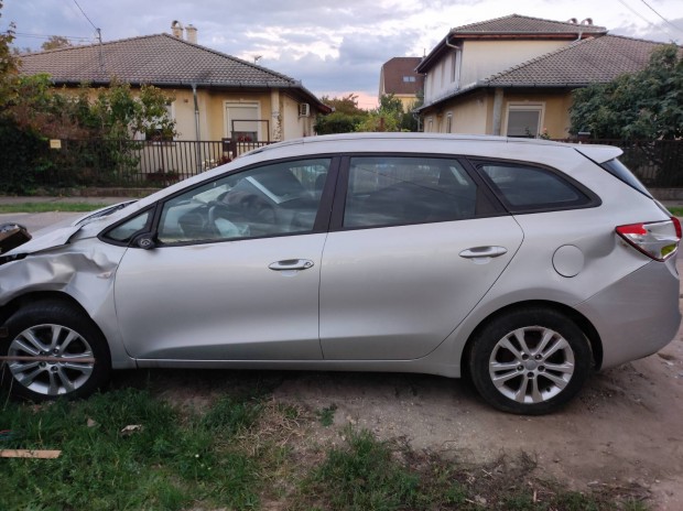 KIA ceed jd 2012-2018ig bontott alkatrészek eladók.