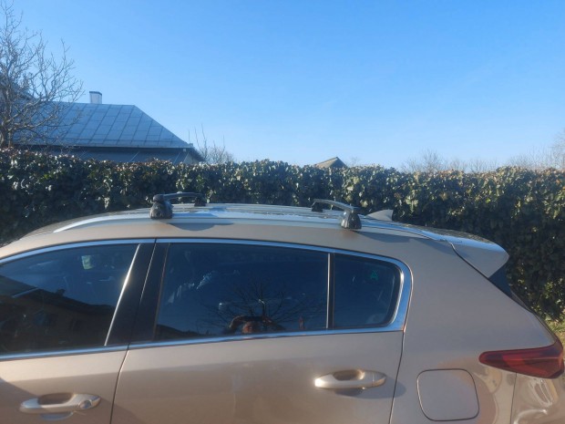 KIA gy�ri tet�csomagtart� elad�!