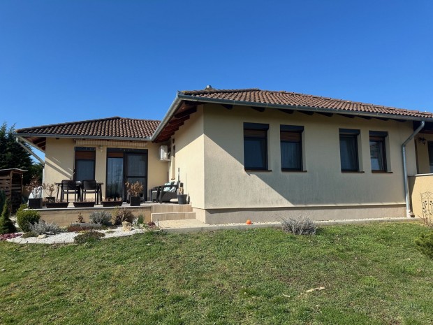 KISG�TI V�ROSR�SZ �J R�SZ�N