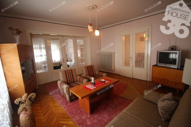 KISK�R�S�N H�ROM SZOB�S CSAL�DI H�Z ELAD�!