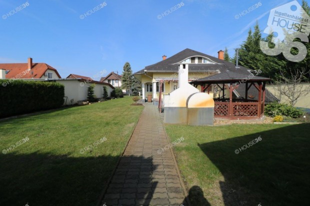 KISK�R�S�N, 7 SZOB�S CSAL�DI H�Z ELAD�!