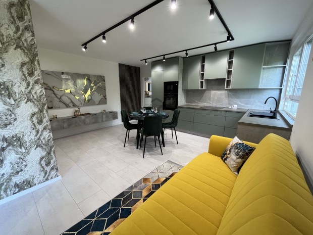 KIV�L� ELHELYEZKED�S� - FEL�J�TOTT LAK�S ELAD�!!