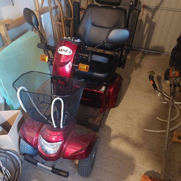 KKSZ 4 elektromos moped