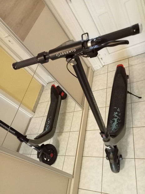 KPF Argento elektromos roller Pininfarina tervezés
