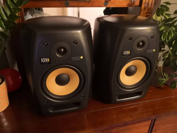 KRK Vxt8 aktv monitorok s egy elfok