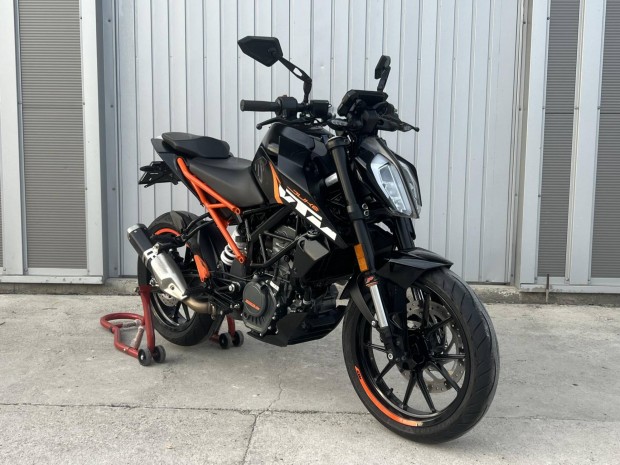 KTM 125 Duke ..