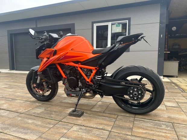 KTM 1390 Super Duke R Akci