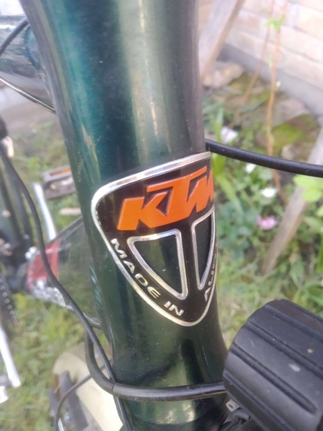 KTM 28 alu vázas férfi trekking kerékpár