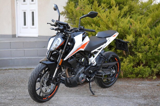 KTM 390 Duke MO-i.2-Tulaj.Modell Frisstett Tp...