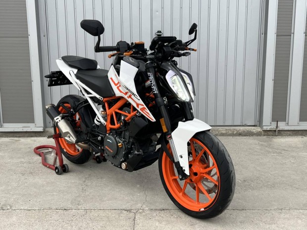 KTM 390 Duke ..