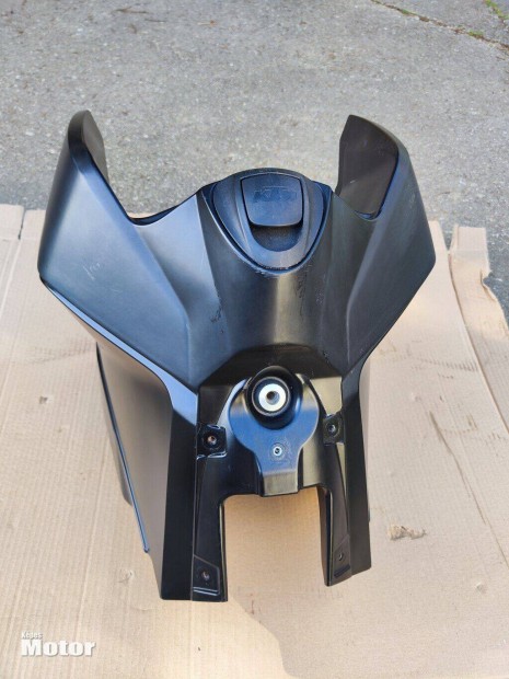 KTM 690 SM motor tank