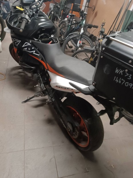 KTM 890 SMT alkatrészek eladók.