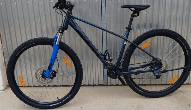 KTM Chicago Aluvázmtbshimano váltoschwalbee gumipostai utánvéttel is 9