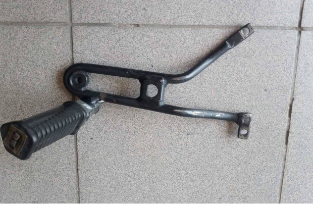KTM Duke 620 bal utaslábtartó