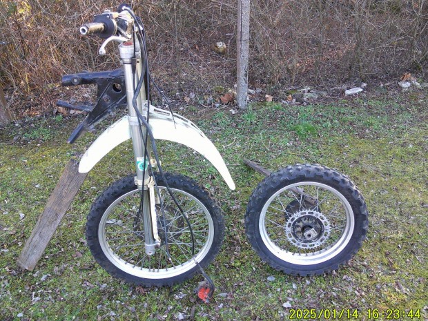 KTM GS 500 vízhűtéses oldtimer mkp.-ról :komplett elsőfutómű