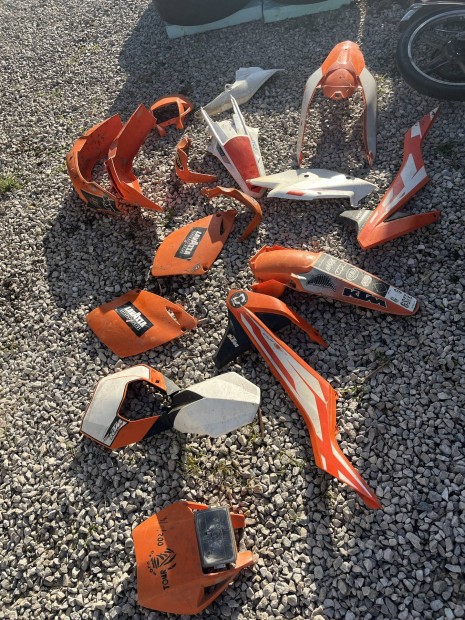 KTM husqvarna idom motor sárvédő lámpa