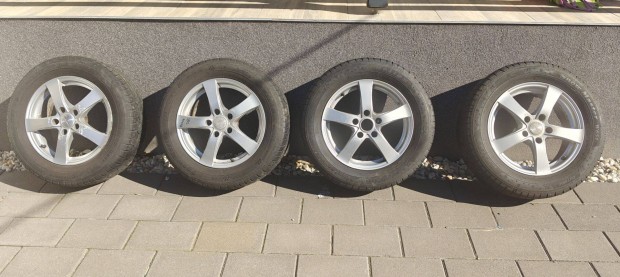 K Astra t�li gumi �s felni