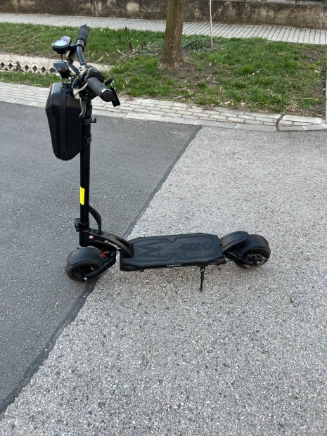 Kaabo Mantis 8 - elektromos roller - �jszer�