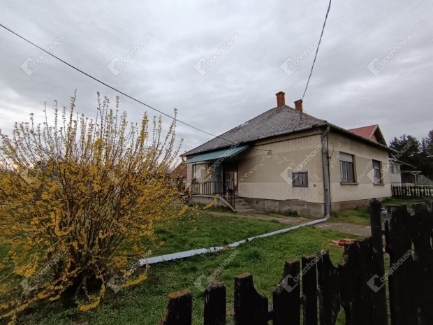 Kadarkúton családi ház eladó