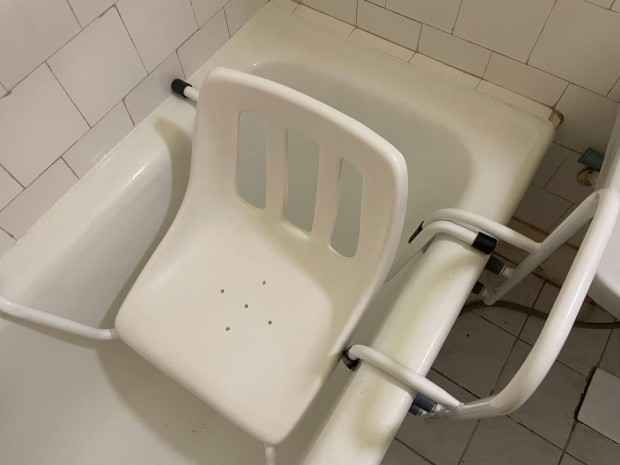 Kádülőke és kapaszkodó