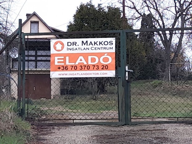 Kajászon lakható panorámás 2 szobás hétvégi ház eladó!