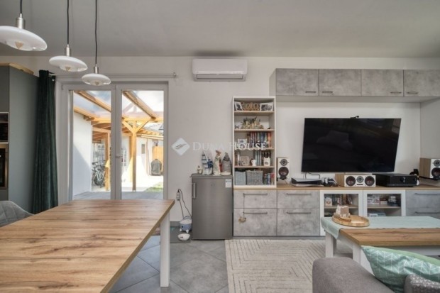 Kakucsi elad� 90 nm-es h�z