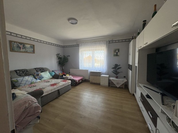 K�ll�i elad� 120 nm-es h�z