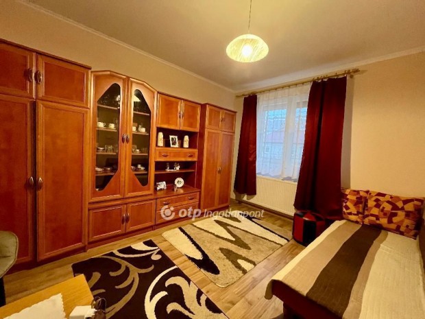 K�ll�semj�ni elad� 96 nm-es h�z