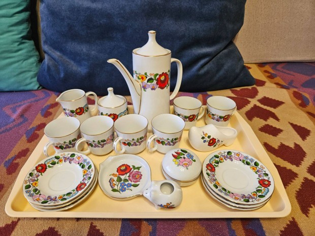 Kalocsai kzzel festett porceln kvskszlet s egyb