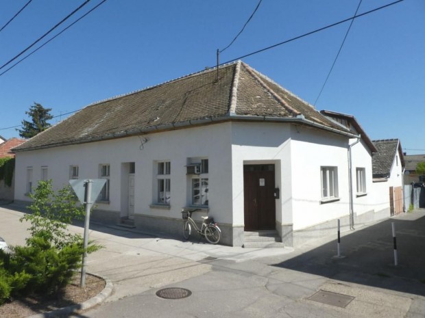 Kalocs�n a v�rosk�zpont mellett t�bb c�lra hasznos�that� ingatlan