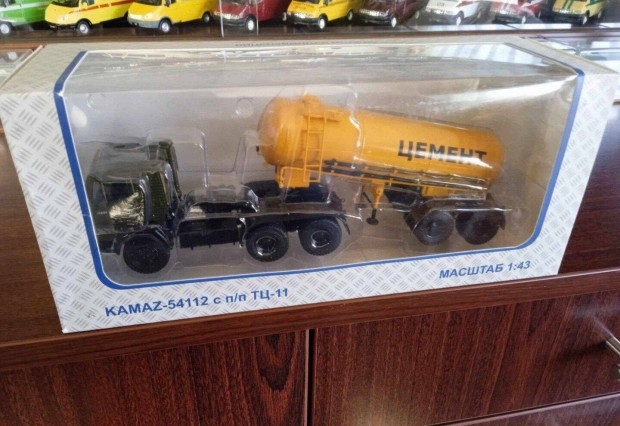 Kamaz 54112 + cementes felpot kisauto modell 1/43 Elad