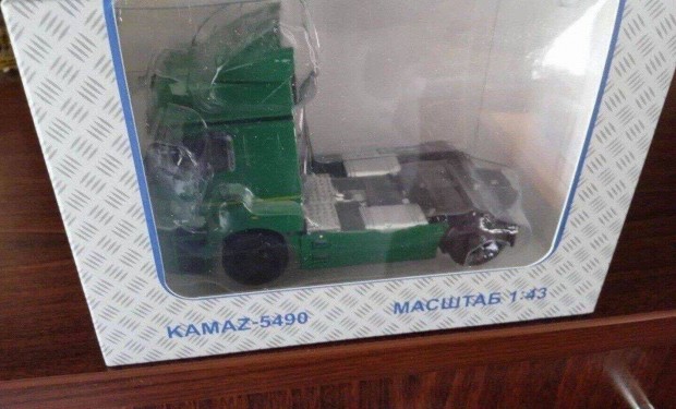 Kamaz 5490 vontat kisauto modell 1/43 Elad