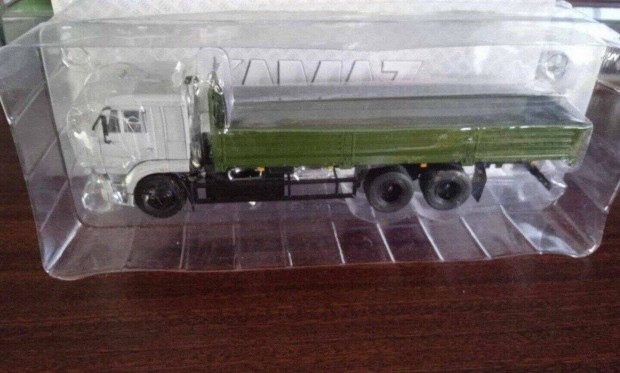 Kamaz 65117 hosszu platos kisauto modell 1/43 Elad