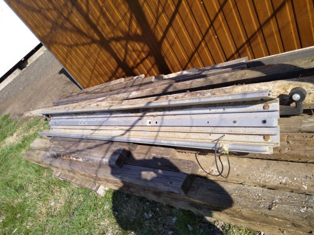 Kamion p�tkocsi alum�nium l�kh�r�t�