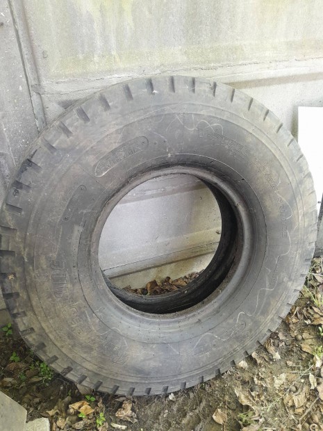 Kamion teherautó busz gumi 385/95R25