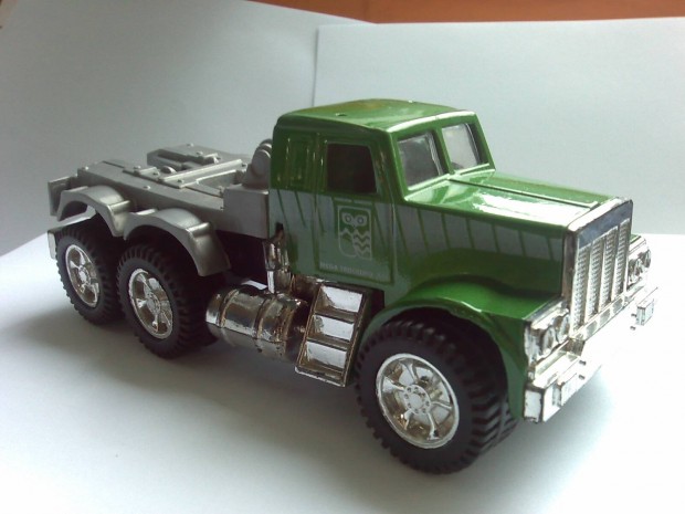 Kamion traktor kisaut, 16cm, matchbox