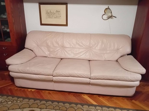 Kanapé ágyazható ,kettő fotellel eladó