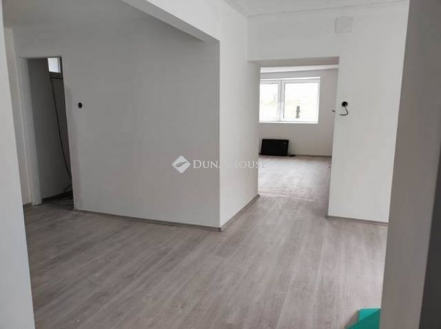 K�nyai elad� 70 nm-es h�z