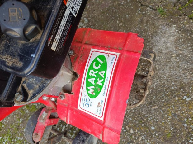 Kap�l�g�p elad�