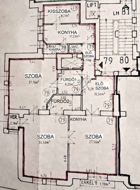 K�pl�r utca - Peng� k�z