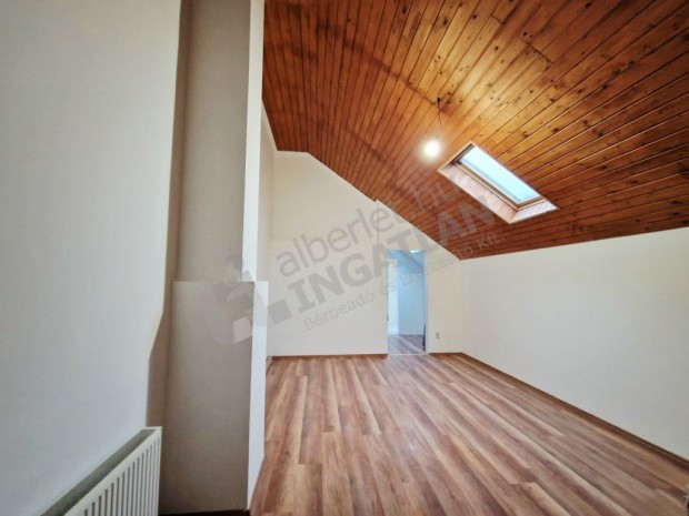 K�polna �ton  B�torozatlan �s G�pes�tett, 108 nm-es, 3 szob�s