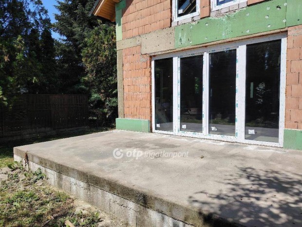 K�poln�sny�ki 122 nm-es h�z elad� #4986645