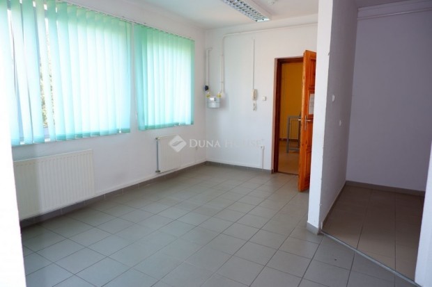 K�poln�sny�ki 93 nm-es lak�s elad�