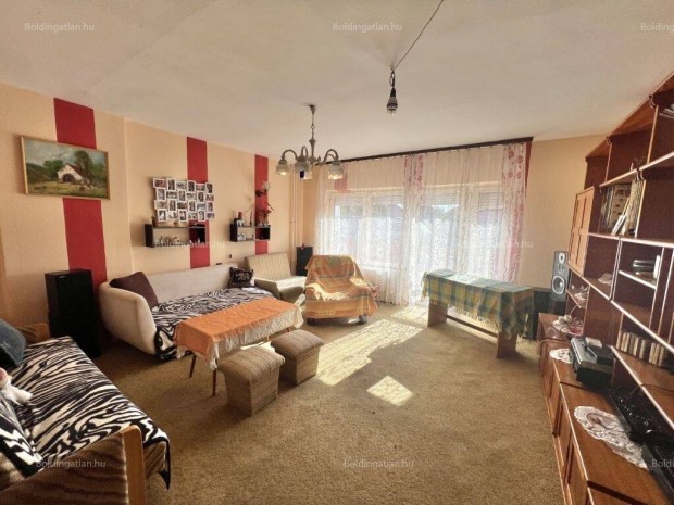 Kaposf�reden 113 M2-Es Ikerh�z Elad�