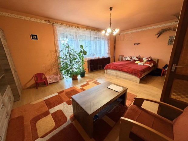 Kaposf�reden nappali+4 szob�s csal�di h�z ELAD�