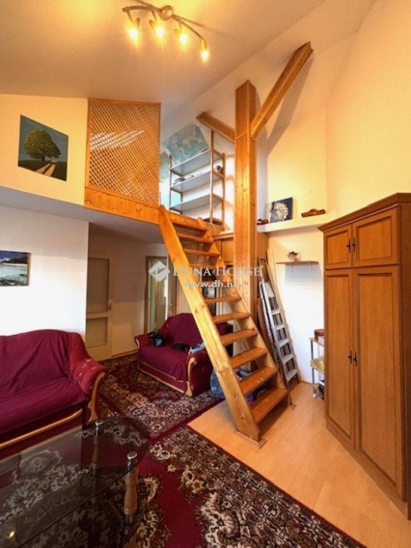 Kaposv�r, Belv�rosi Noszlopy utcai tet�t�ri lak�s elad�