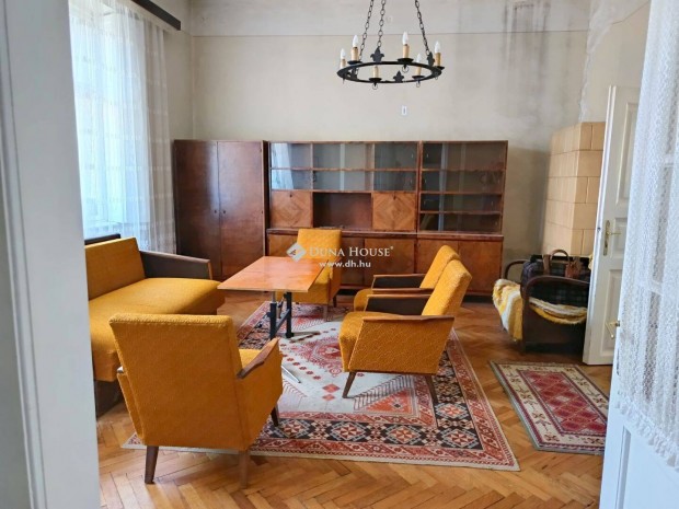 Kaposv�r, G�za utc�ban elad� lak�s