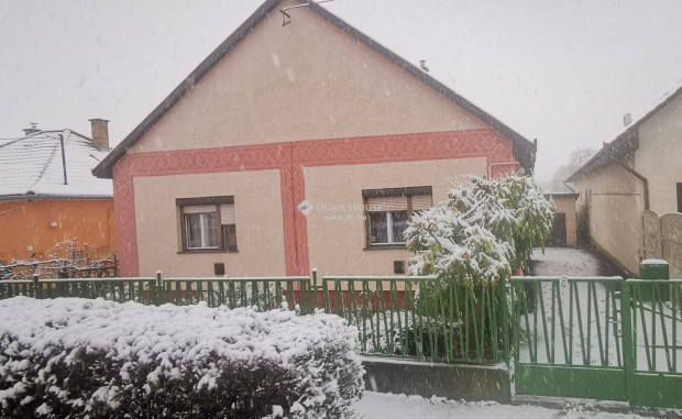 Kaposv�r, Kecelhegy k�zel�ben elad� csal�di h�z